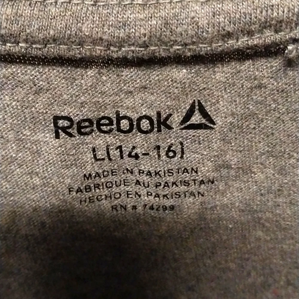Kids Reebok tee - Picture 2 of 2